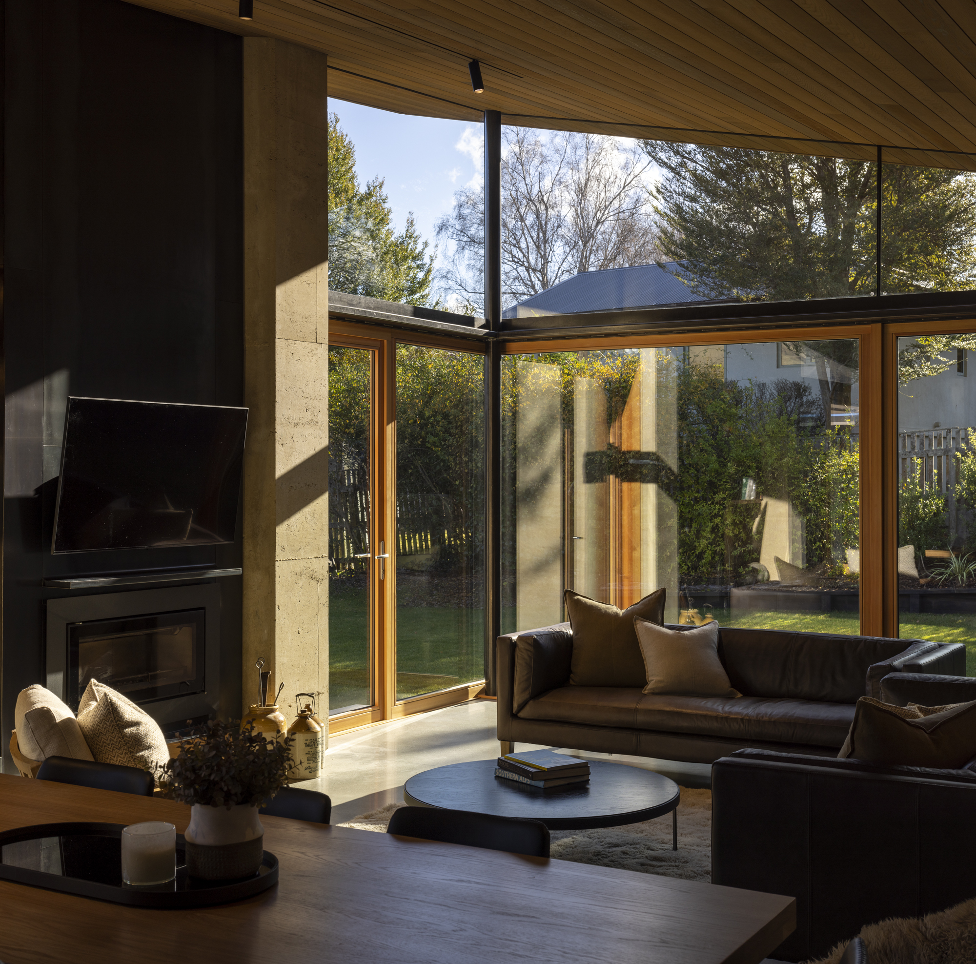 Winding Roof House gallery image