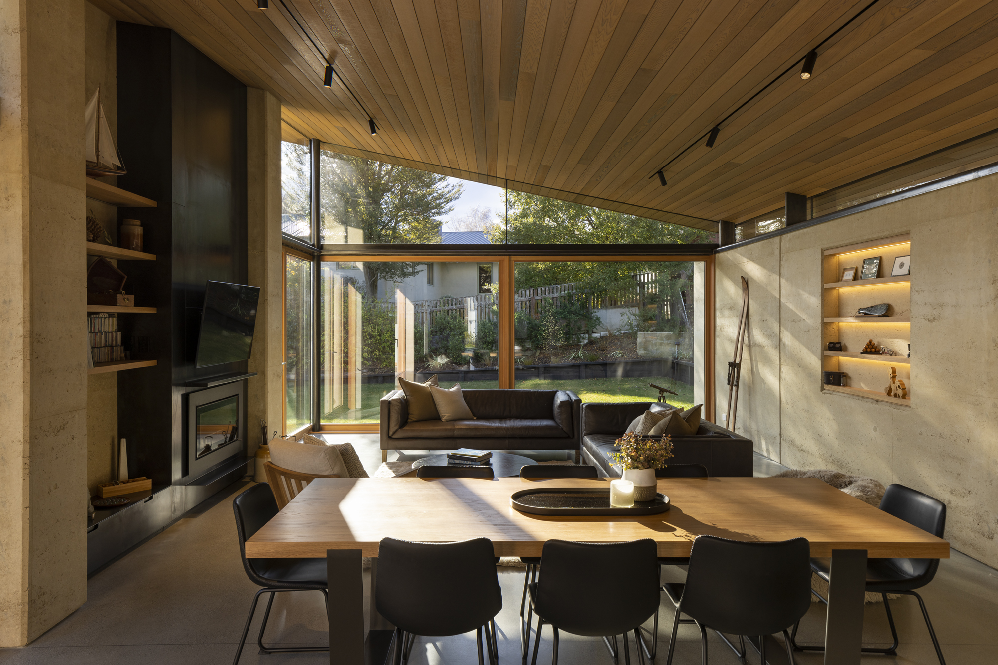 Winding Roof House gallery image