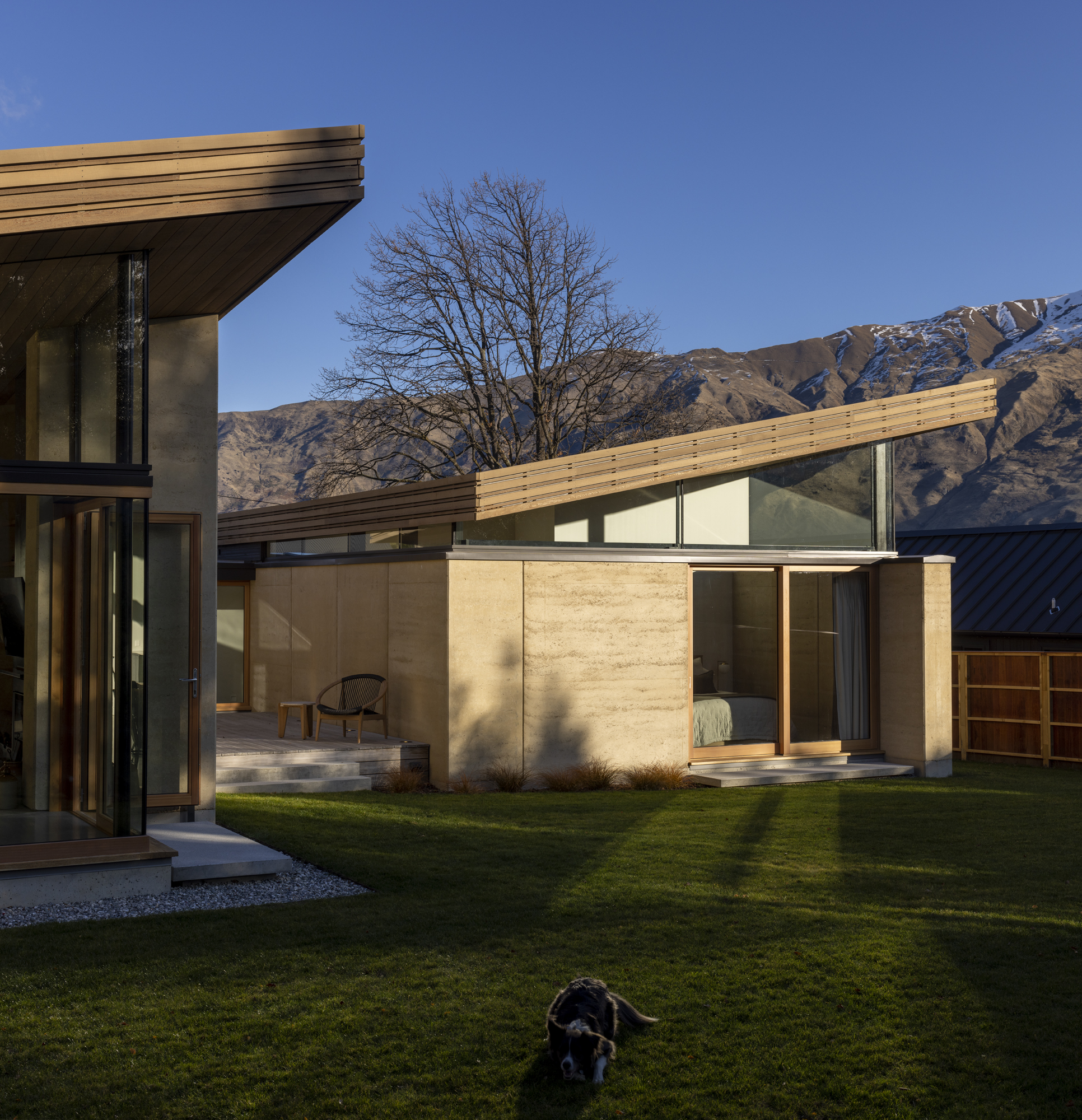 Winding Roof House gallery image